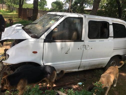 Accident damaged Nissan vanett